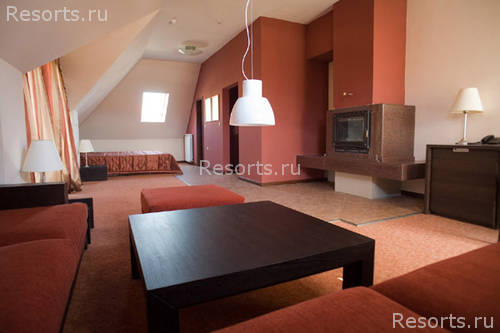 Famil Hotel 2